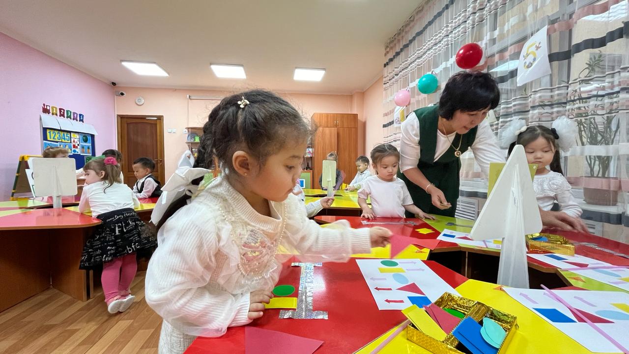 "Ғажайып  ойын сандығы"   ұйымдастырылған  іс-әрекетті ашық бақылау .       Ортаңғы "Бұлбұл" тобы            Тәрбиеші: Бейсекова М.К