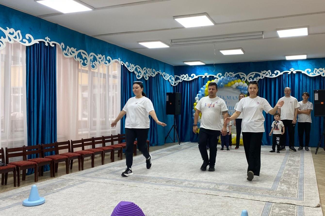 "Сильные и смелые" эстафетные игры с родителями